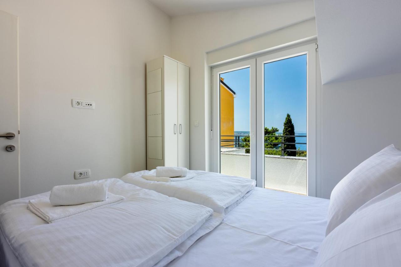 Luxury Apartments Lovorka 3 & 4***/**** Selce Esterno foto