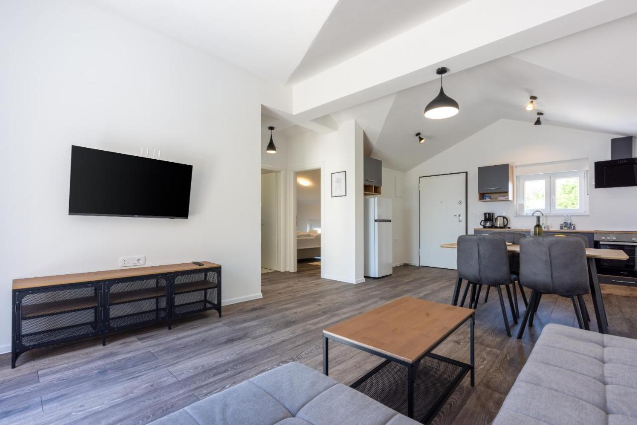 Luxury Apartments Lovorka 3 & 4***/**** Selce Esterno foto