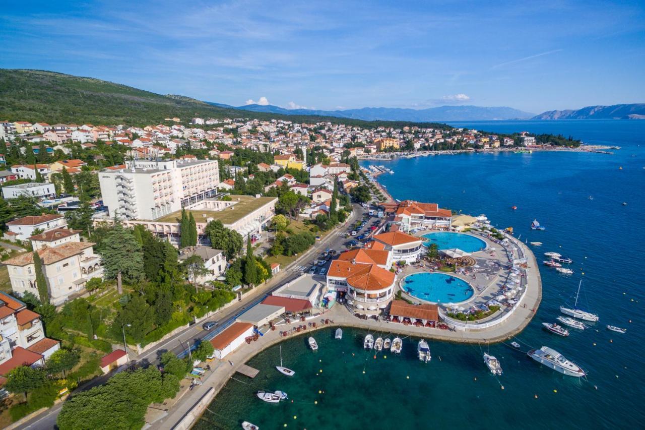 Luxury Apartments Lovorka 3 & 4***/**** Selce Esterno foto