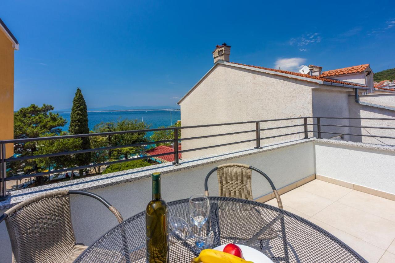 Luxury Apartments Lovorka 3 & 4***/**** Selce Esterno foto