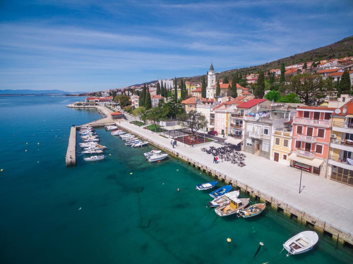 Luxury Apartments Lovorka 3 & 4***/**** Selce Esterno foto